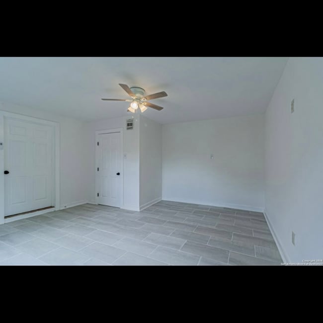 Photo - 210 N San Jacinto St Unidad 1