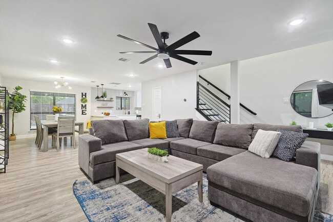 Building Photo - 1101 Homestead St