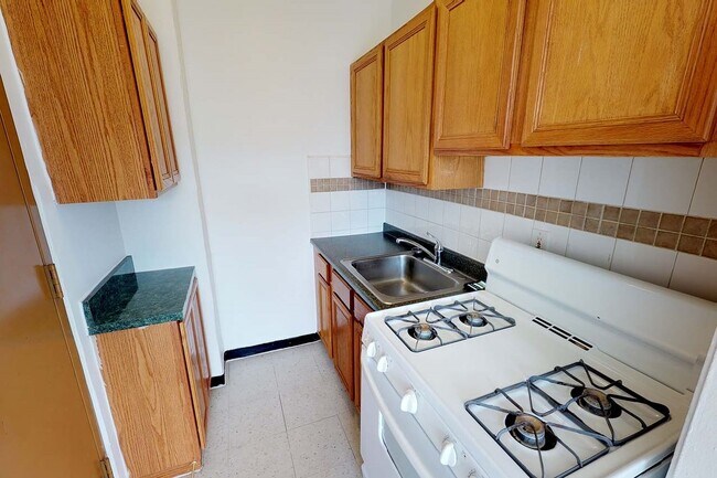 Photo - 1440 E. 52nd Street