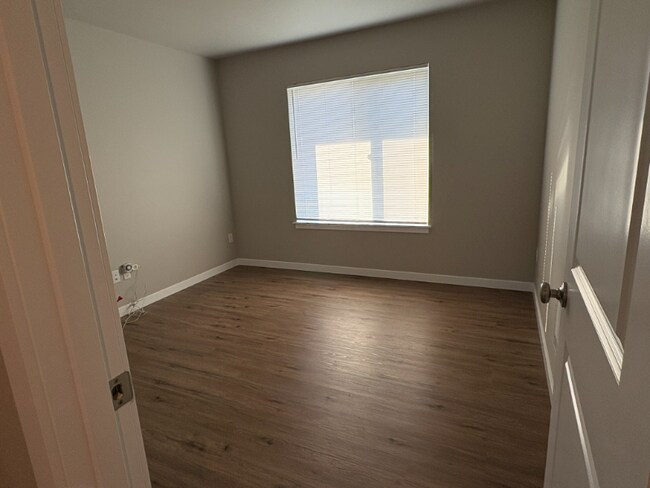 Photo - 3028 Pine Rd NE