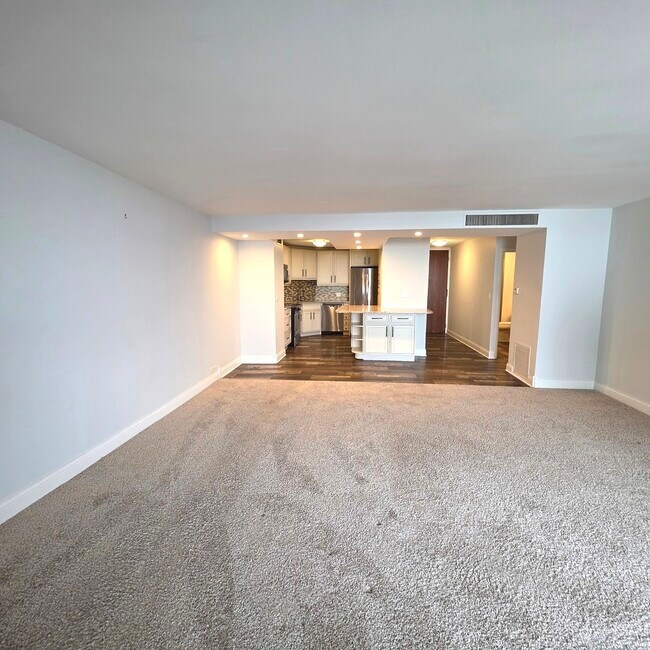 Photo - 6033 N Sheridan Rd Unit 35F