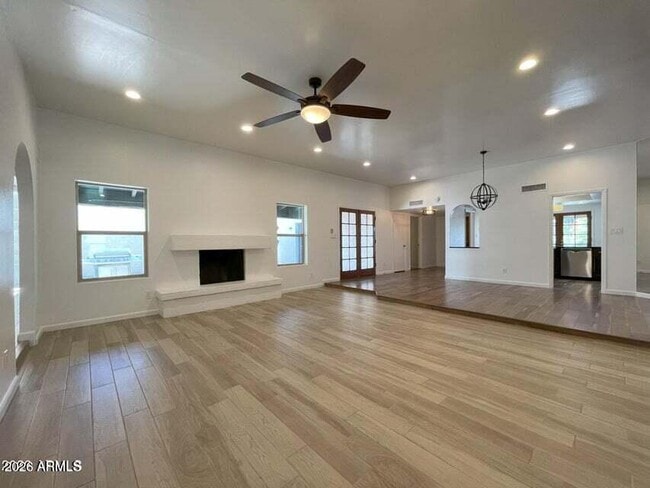 Building Photo - 12847 N 40th Way