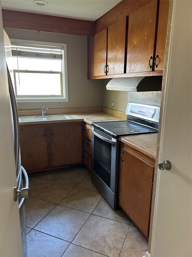 Photo - 16011 Mary Ann Ln