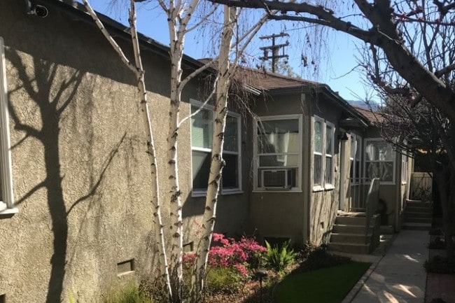front - 2118 N Glenoaks Blvd Unit B