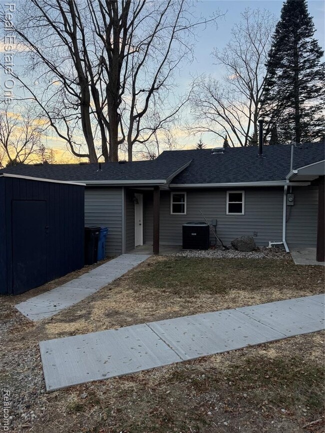 Photo - 7889 Chilson Rd