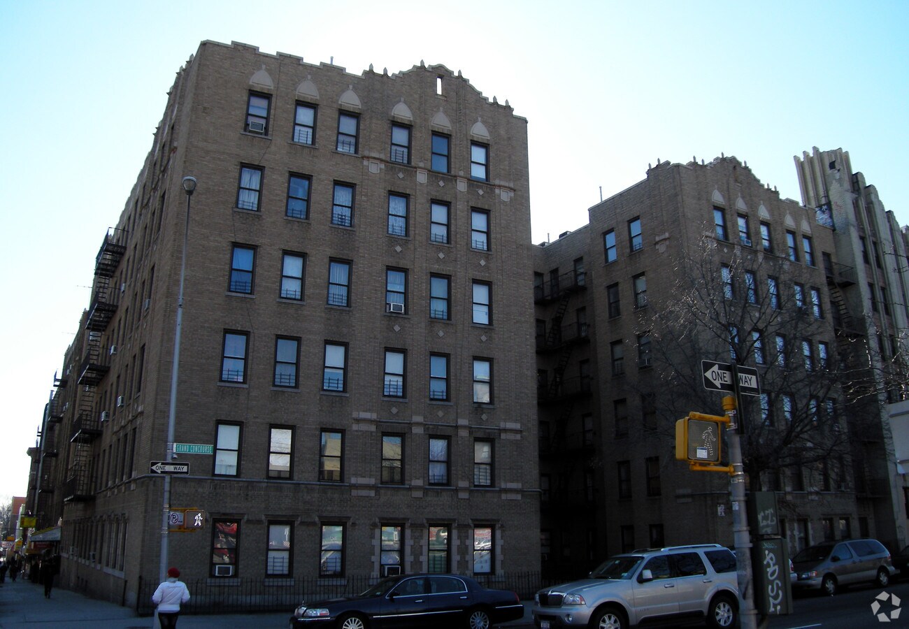 2842 Grand Concourse - 2842 Grand Concourse Apartments