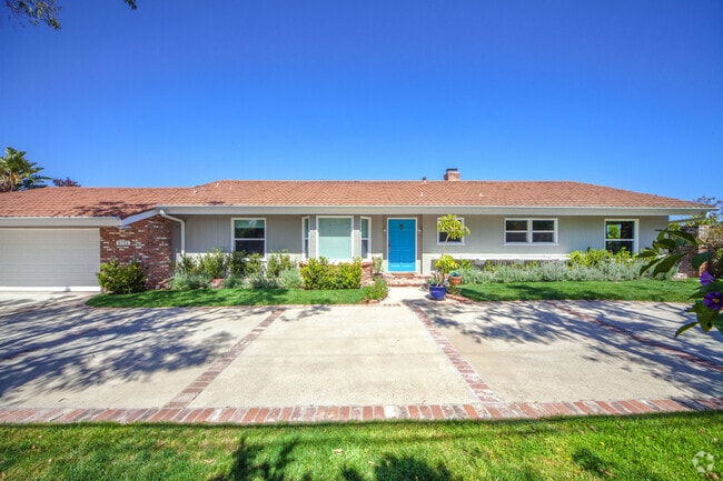 Building Photo - 6722 Dume Dr Rental