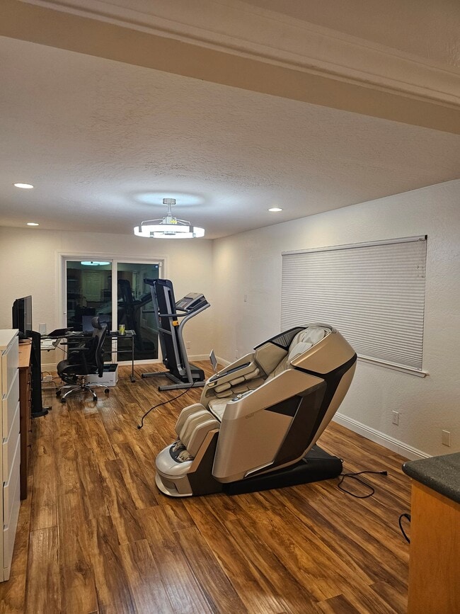 Photo - 419 Curie Dr
