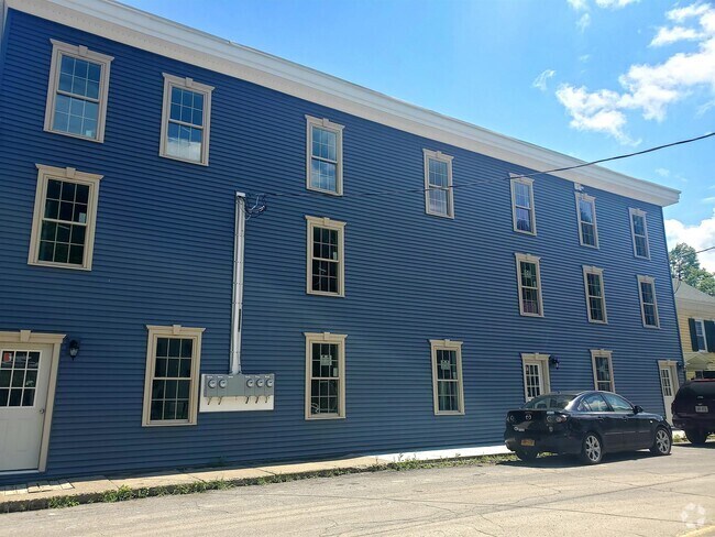 Building Photo - 66 S Main St Rental