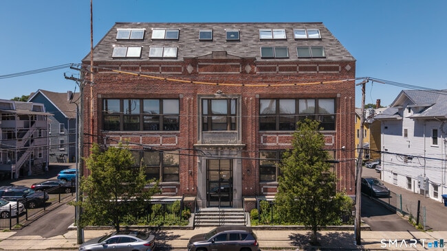 Building Photo - 325 Myrtle Ave Unit 1202