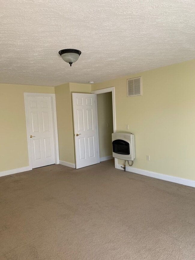 Photo - 330 Pin Oak Dr NW