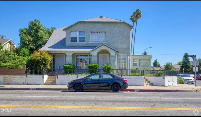 Building Photo - 4028 S Normandie Ave Rental