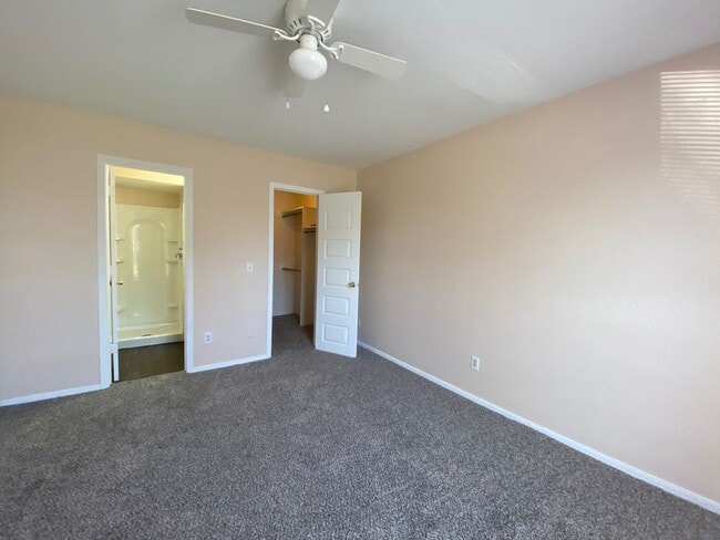 Photo - 1400 W Lansing St