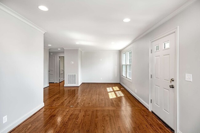 Photo - 5656 Kendall Dr