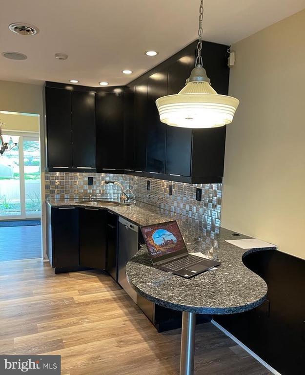 Photo - 105 Thoreau Dr