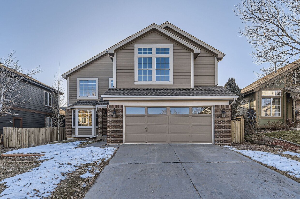 4 bedroom, 2 1/2 bath home with attached 2... - 4 bedroom, 2 1/2 bath home with attached 2...