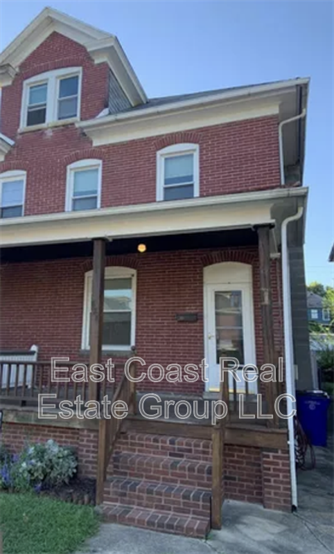 Building Photo - 827 Mulberry Ave Rental