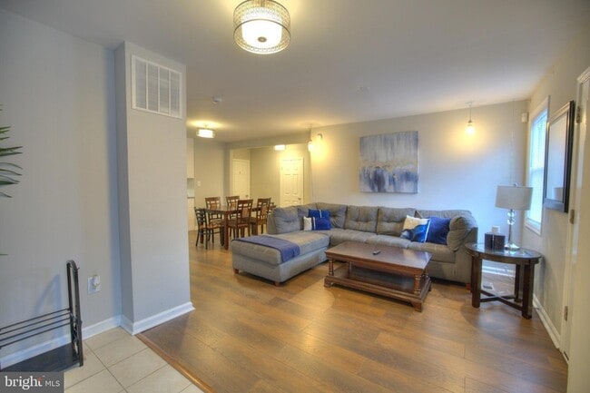 Photo - 2708 Oakley Ave