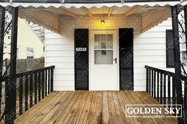 Photo - 2208 S Pershing Dr