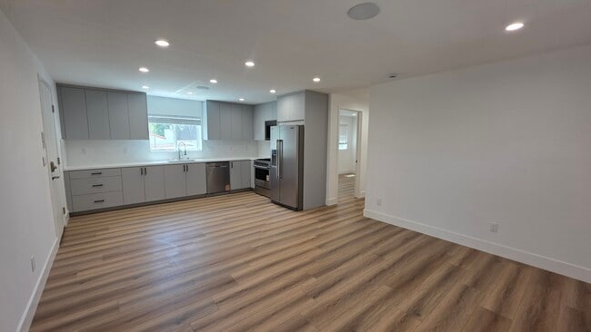 Building Photo - 8408 W 4th St Unit 8408