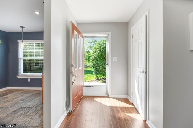 81 Village Cir