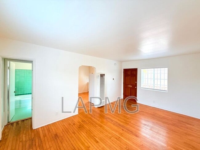 Photo - 637 Rose Ave