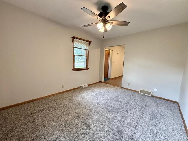 Photo - 718 E Elm St