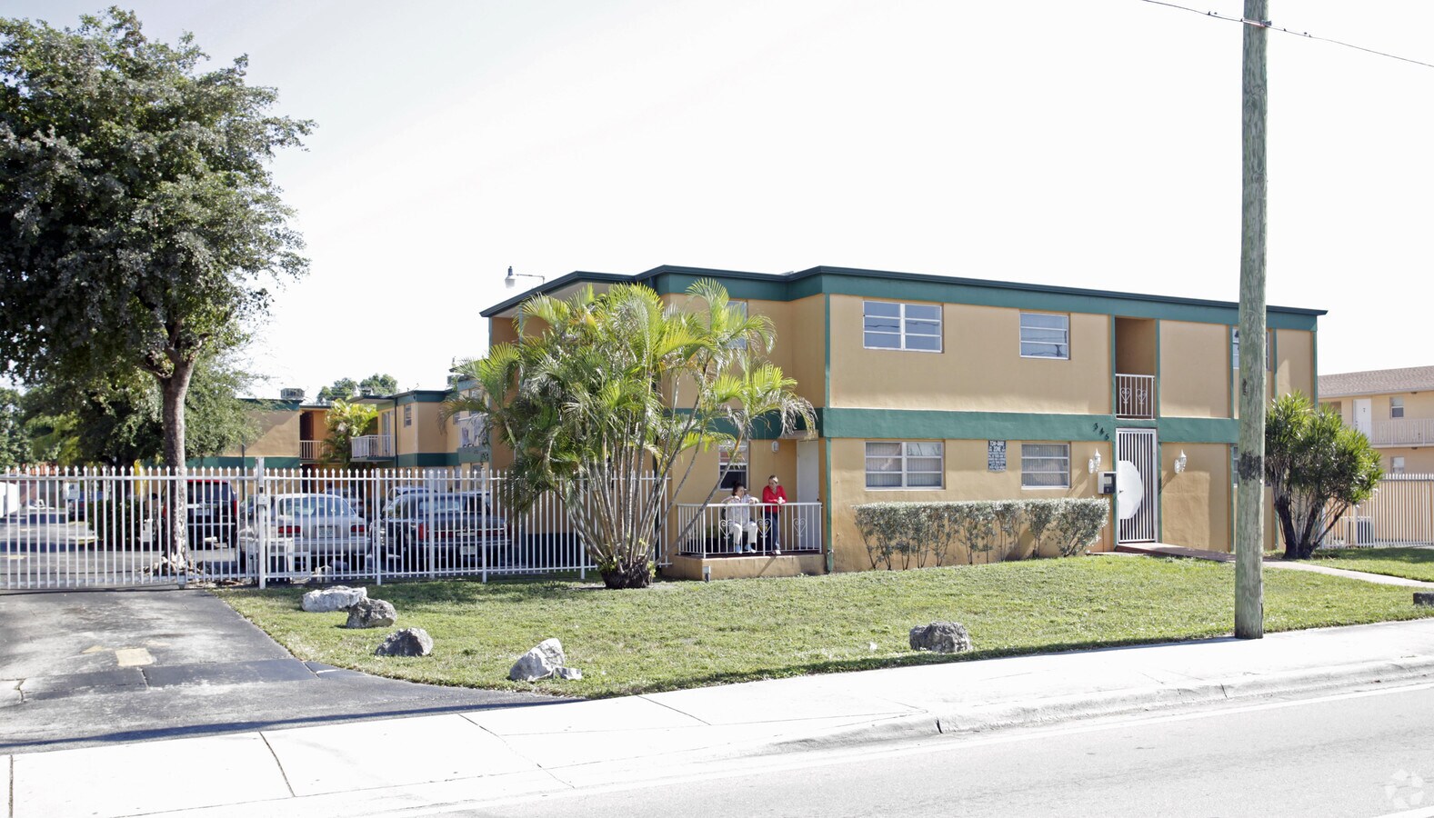 345 NW 57th Ave - 345 NW 57th Ave