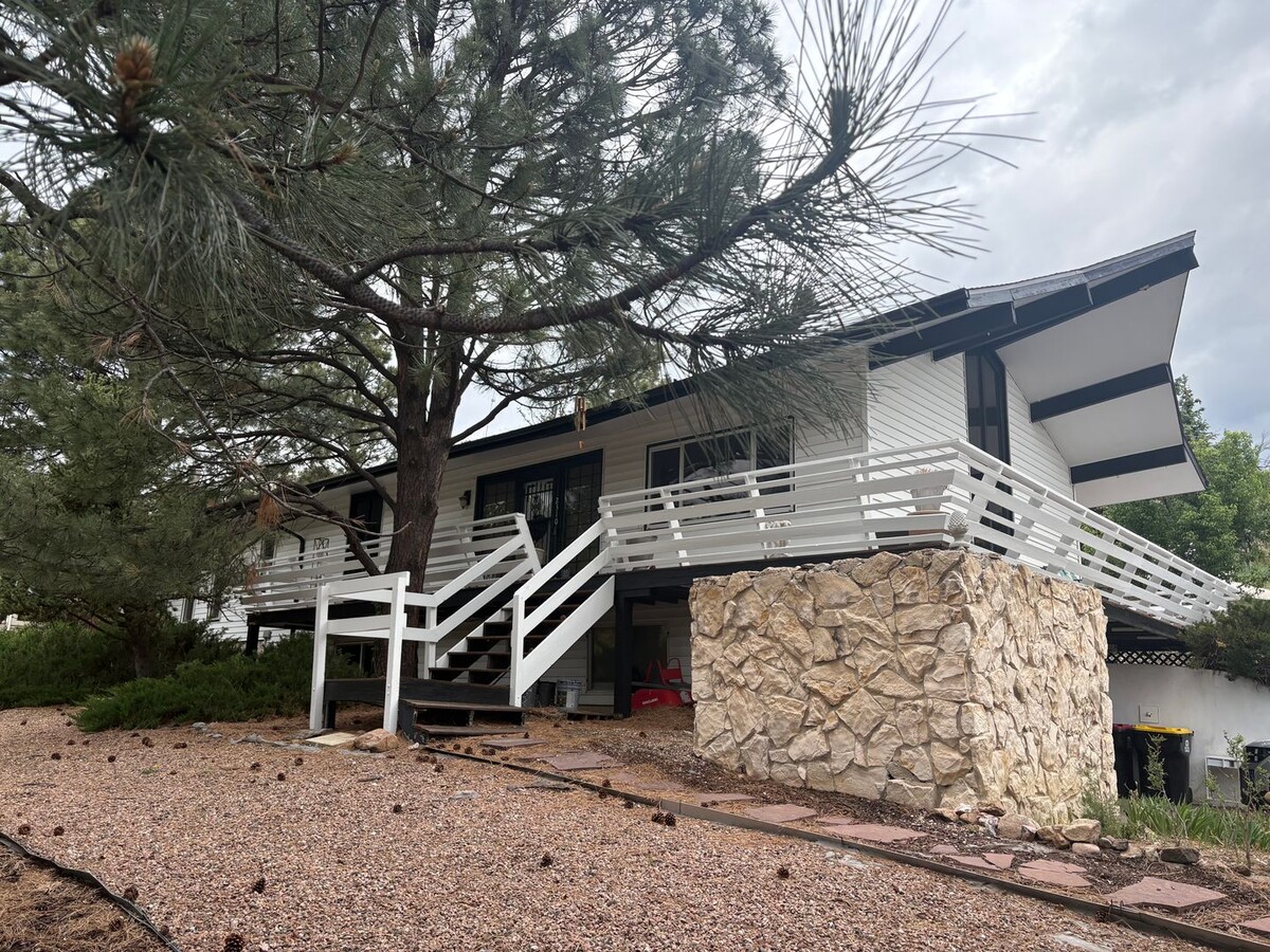 Photo - Beautiful Skyway home in District 12
