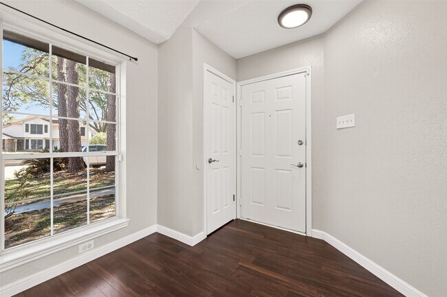 Photo - 1507 Windys Way
