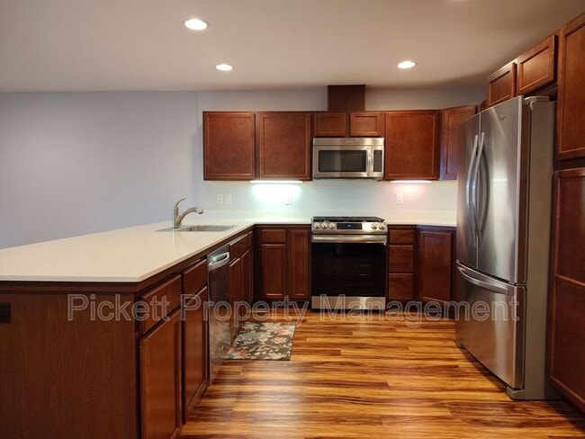 Photo - 10715 NE Rhody Wy