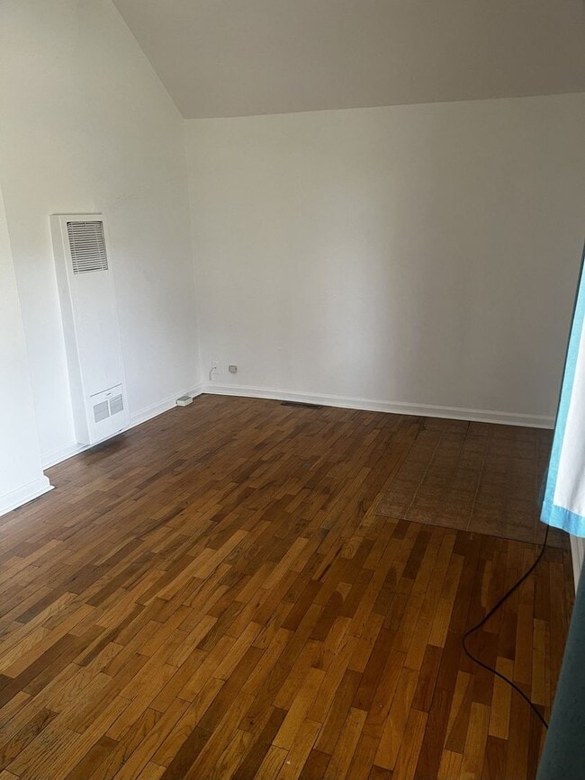 Photo - Charming 2-Bedroom Home with Expansive Bac...