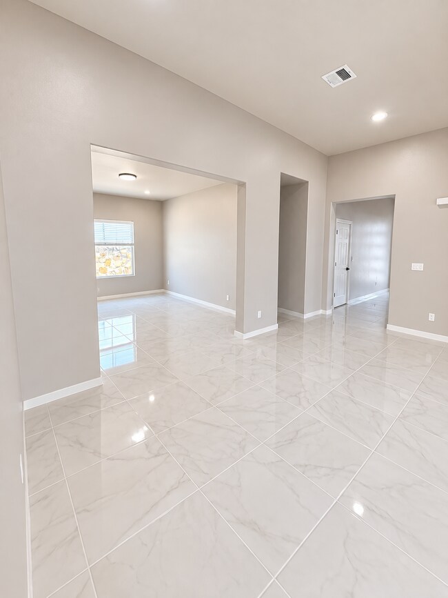 Photo - 12633 Middlesbrough Ave