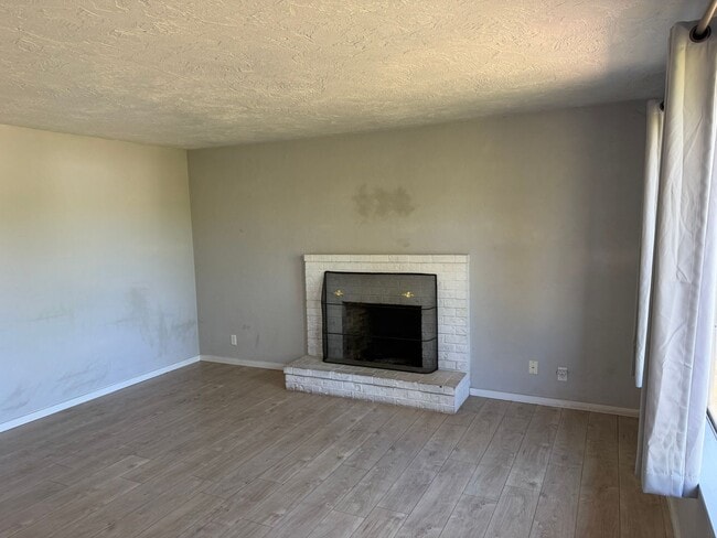735 W Quinalt St