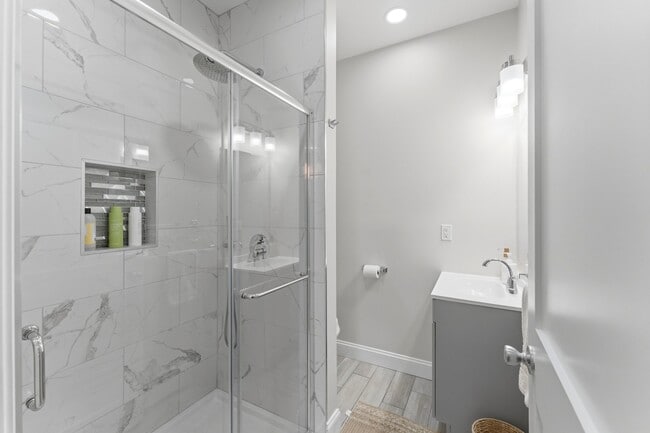 Photo - 169 Knight St Unit 2