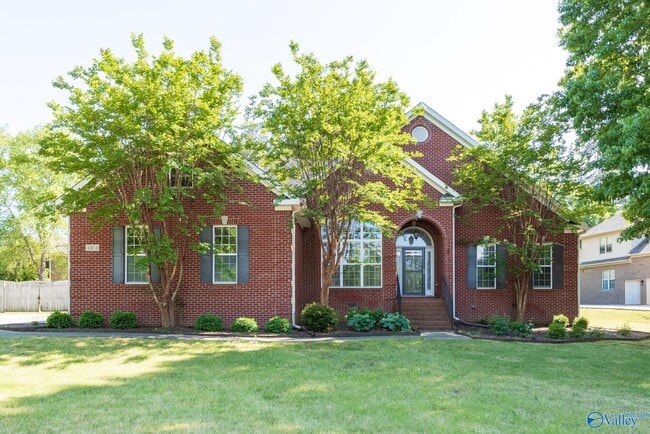 Photo - 4404 Hidden Lake Dr SE