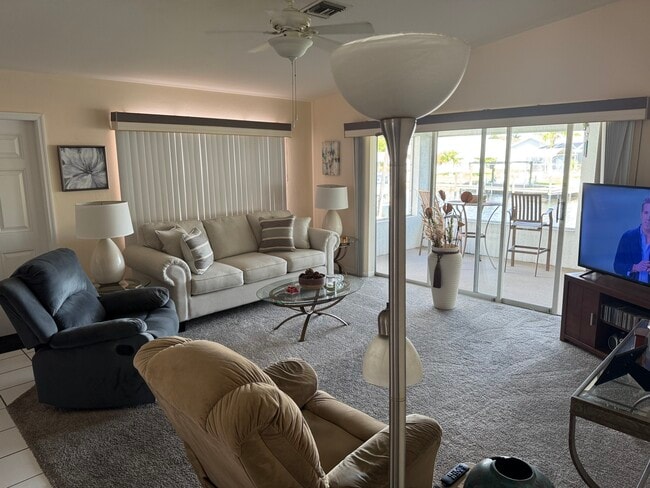 Photo - 4527 SE 6th Pl