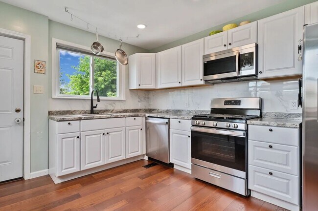 Photo - 3 bed 2 bath - fresh updates, central air, off street parking