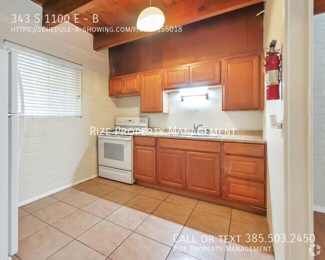 Building Photo - Tranquility inside. City adventures outsid... Unit B Rental