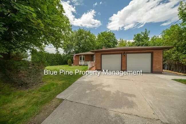 Building Photo - 1170 Saint Clair Rd Unit 2 Rental
