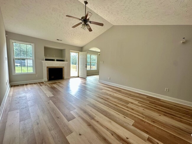 Photo - 149 Ironside Ct