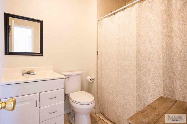 Photo - 306 W 6th St