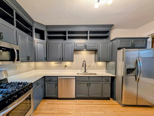 Photo - 3334 S May St Unit 1