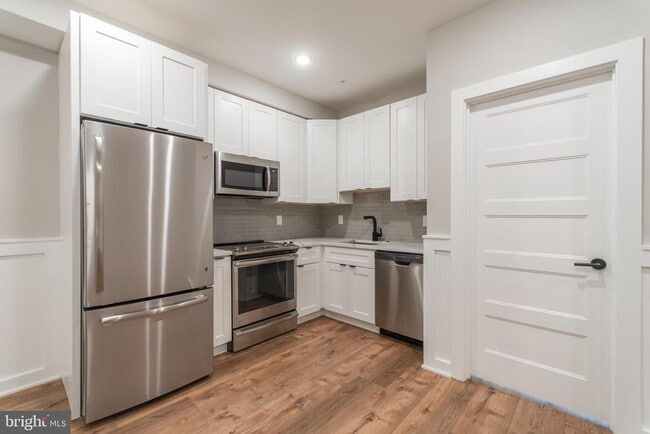 Building Photo - 437 N 35th St Unit B