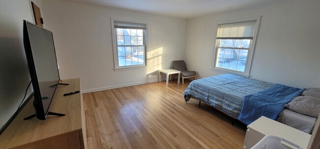 Building Photo - 1727 Sunnyside Dr Rental
