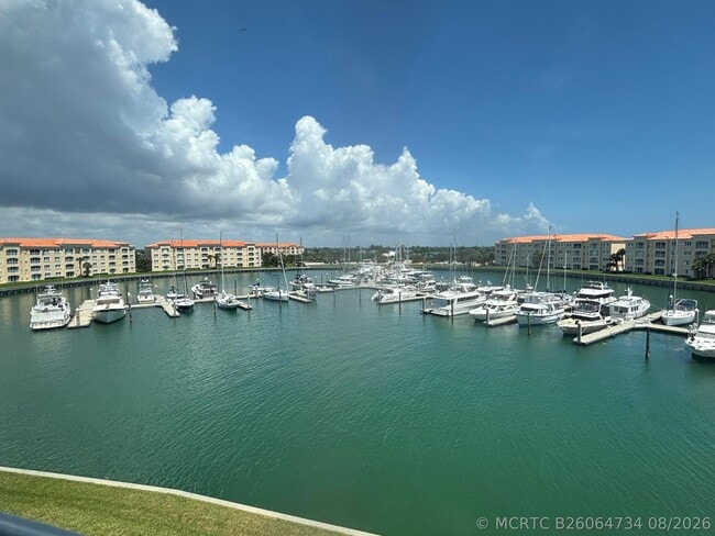 Building Photo - 15 Harbour Isle Dr W Unit PH05