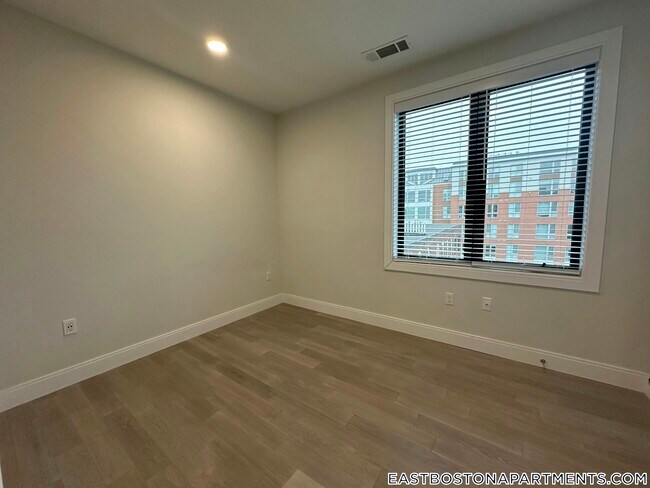 Photo - 152 Liverpool St Unit 305