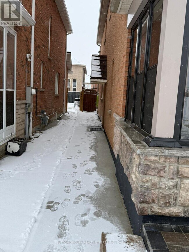 Photo - 23 Buick Blvd