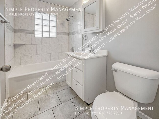 Photo - 535 Howard St SE