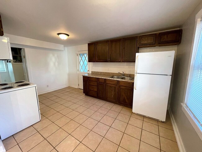 Photo - 212 E Washington St Unit 212 E. Washington Lower